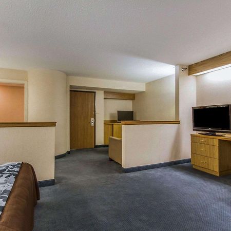 Rodeway Inn Fremont Buitenkant foto