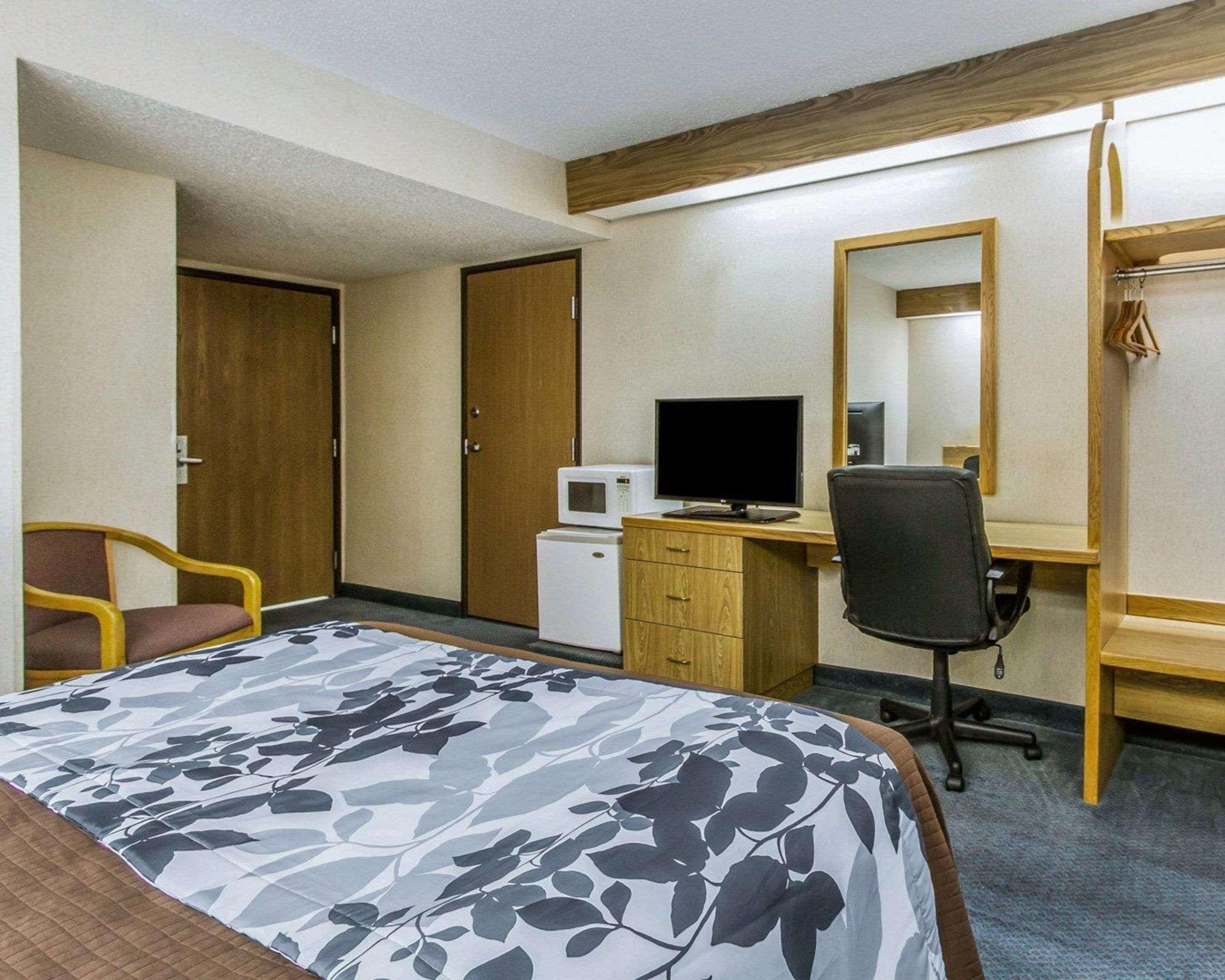Rodeway Inn Fremont Buitenkant foto