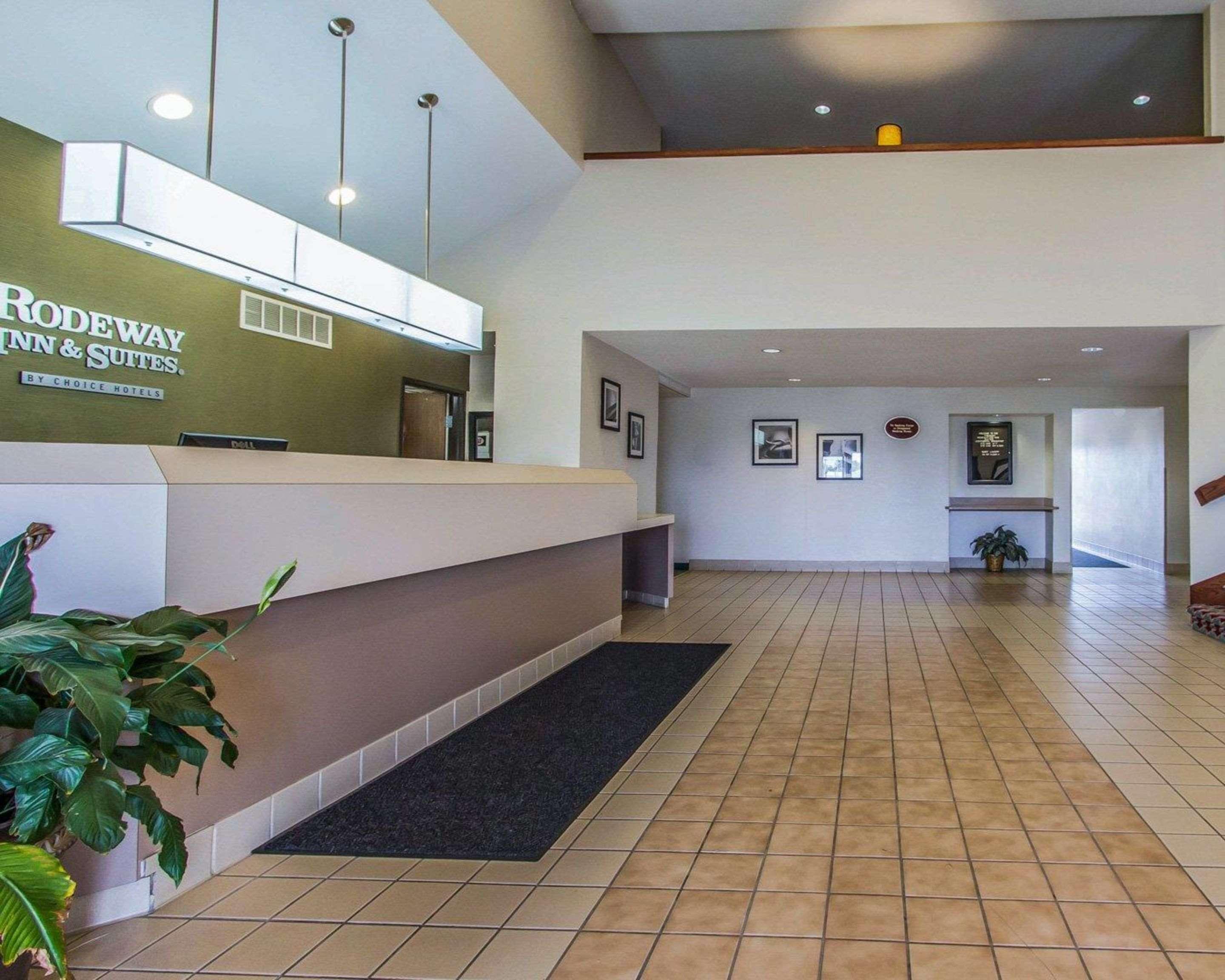 Rodeway Inn Fremont Buitenkant foto