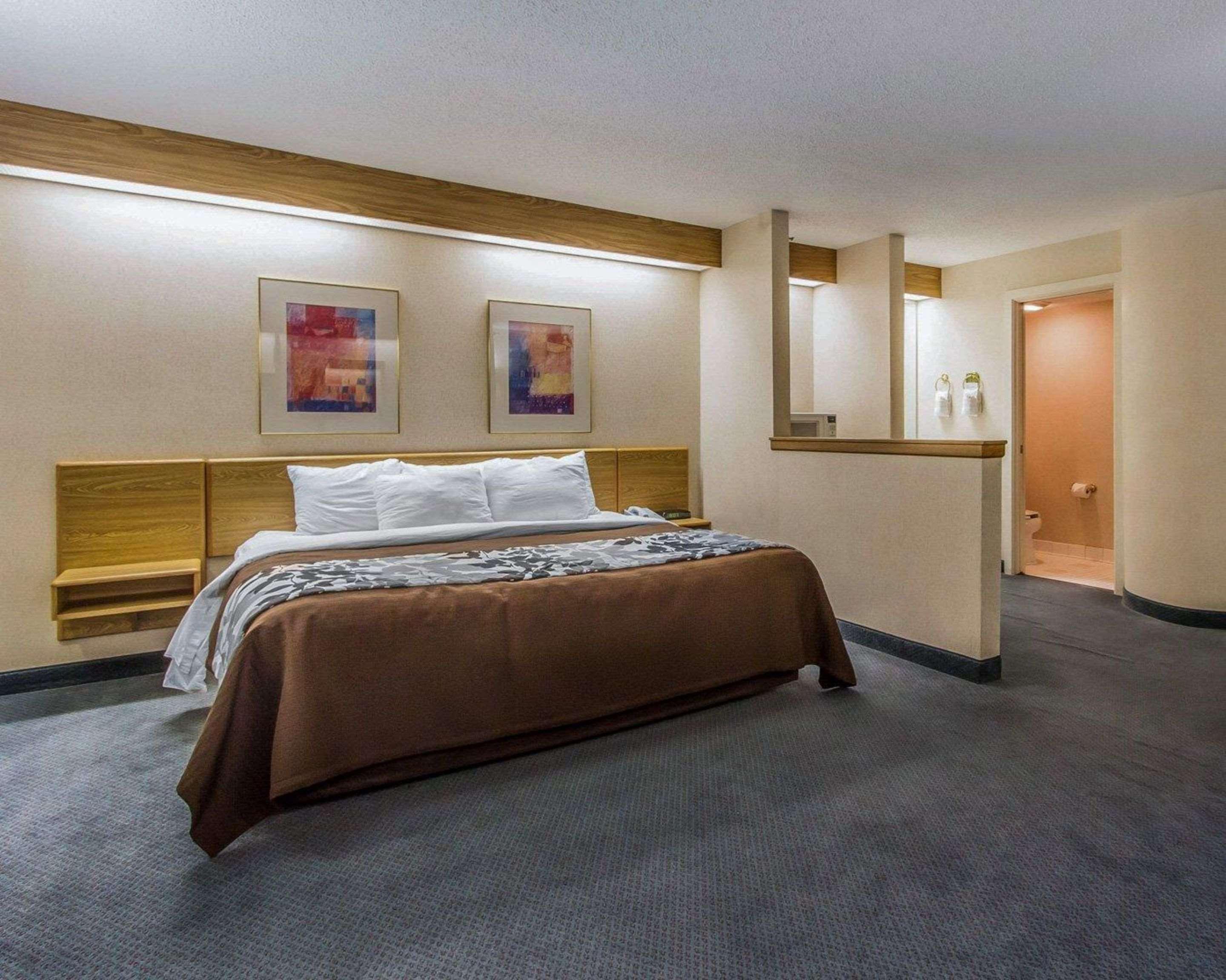 Rodeway Inn Fremont Buitenkant foto